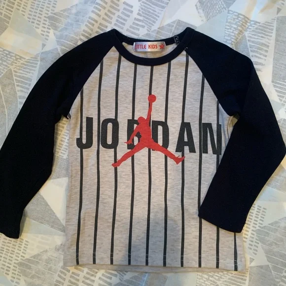 Lot of 6 Long sleeved graphic tees - Picture 10 of 11